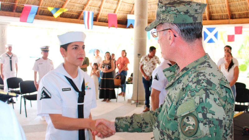 Con disciplina y valor, Estefanía Maldonado se convierte en la primera mujer buzo de combate de la Semar