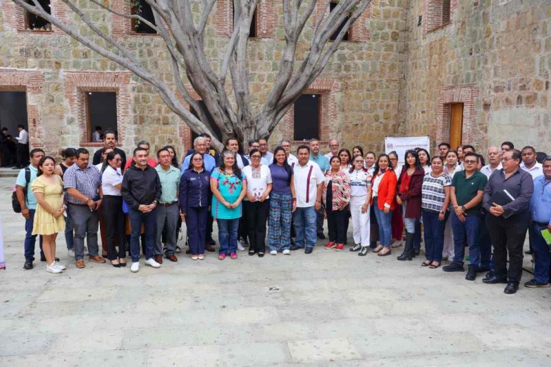 Oaxaca reporta avances en programa de alfabetización para jóvenes y adultos