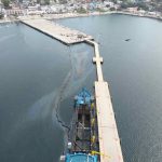 Continúan labores para contener derrame de hidrocarburo en zona turística de Manzanillo