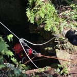 Recuperan cuerpo de hombre que cayó a una cavidad de 38 metros en Santa Cruz Itundujia