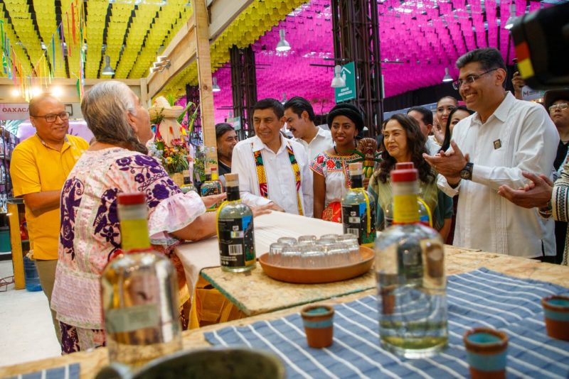 Oaxaca inaugura la Feria del Mezcal y Artesanías 2026 con más de 400 expositores