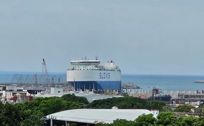 Arriban 3 mil vehículos Hyundai a Salina Cruz para su traslado por el Corredor Interoceánico
