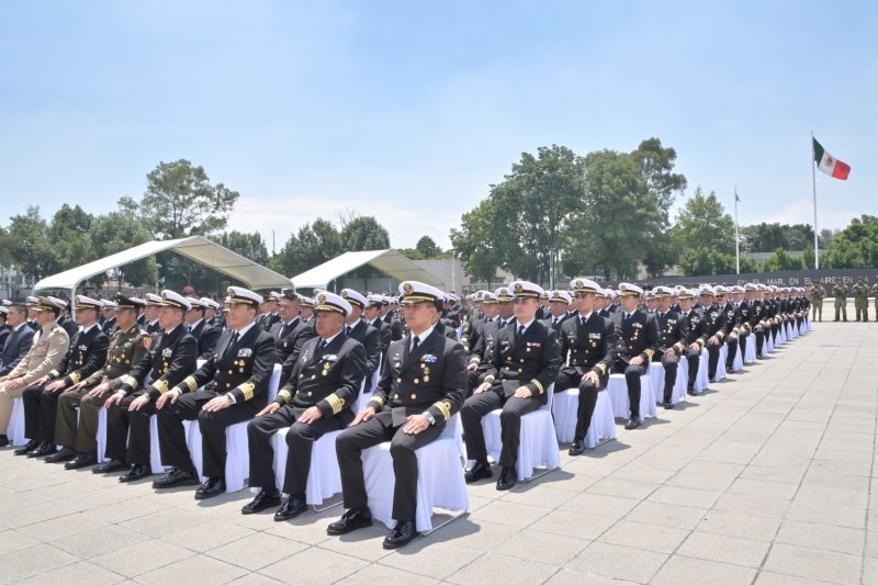 Marina gradúa a 278 especialistas del Centro de Estudios Superiores Navales