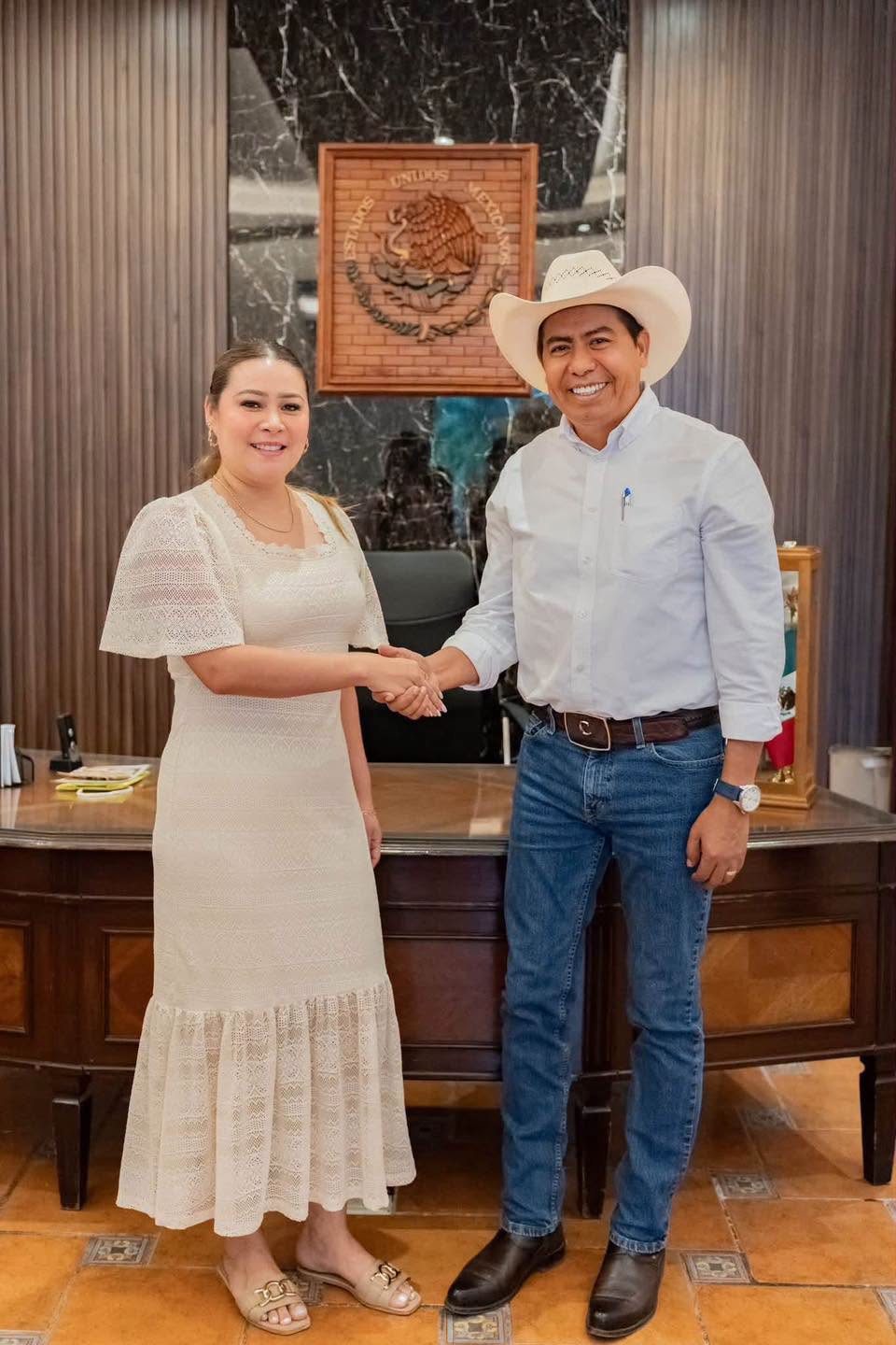 Gestionan nuevos beneficios y servicios para Huatulco, la Costa y el Istmo